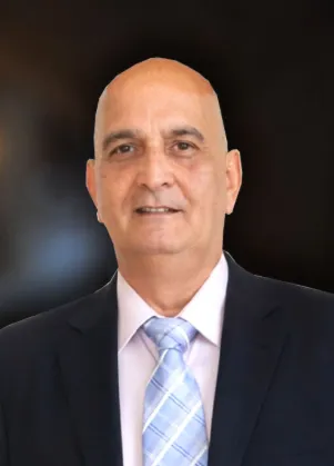 Νίκος Ηλία