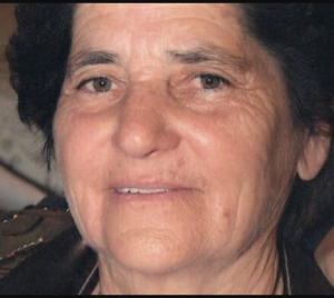 Μελαχρινή κοτούλα